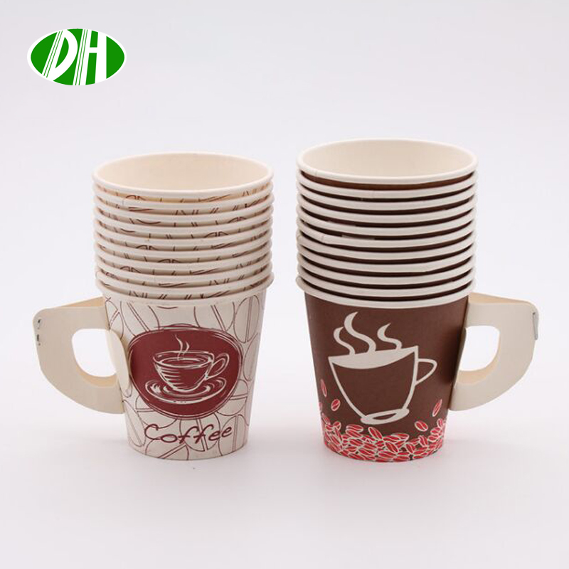 Paper cup with handle